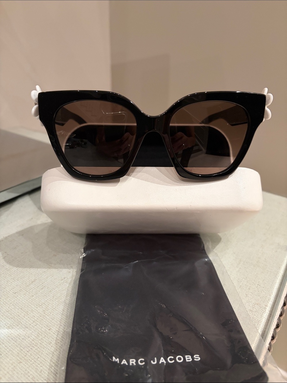 Marc Jacobs Black Sunglasses with White Daisy Embellishment - Picture 2 of 4